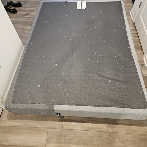 Casper Element Mattress queen - Picture 4 of 5